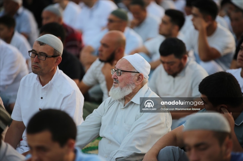 Özbekistan'da Kurban Bayramı namazı kılındı
