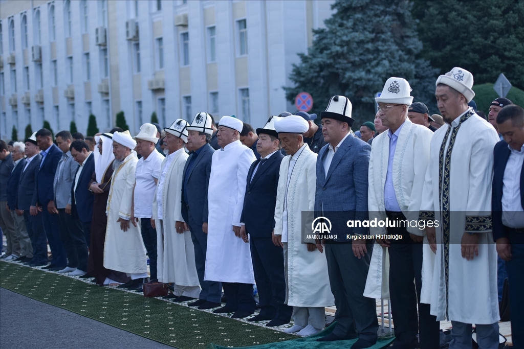 Kırgızistan'da Kurban Bayramı namazı kılındı