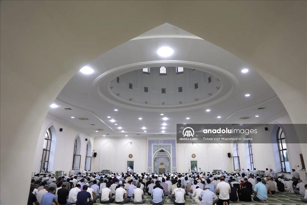 Özbekistan'da Kurban Bayramı namazı kılındı