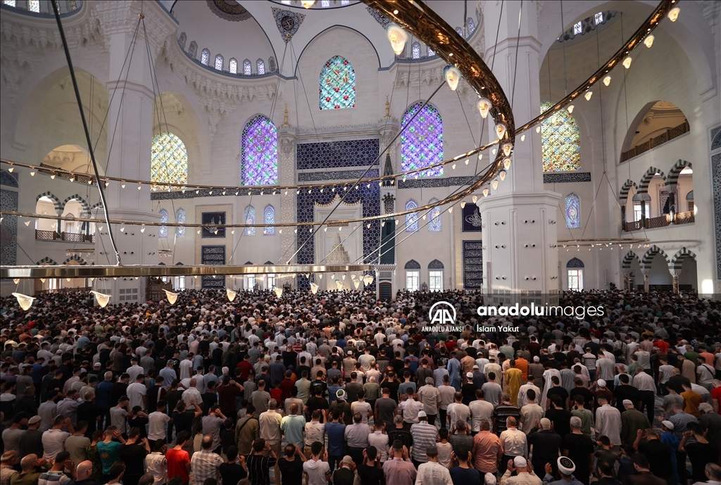 İstanbul'da bayram namazı kılındı