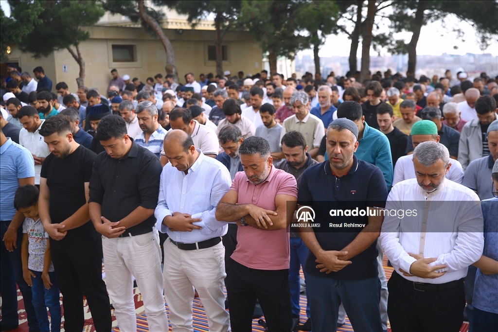 Azerbaycan'da Kurban Bayramı namazı kılındı