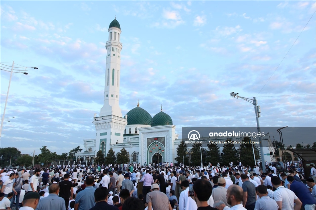 Özbekistan'da Kurban Bayramı namazı kılındı