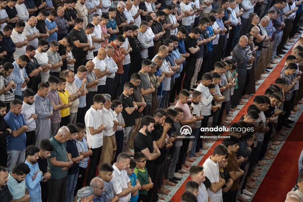 Duhok'ta Kurban Bayramı namazı kılındı