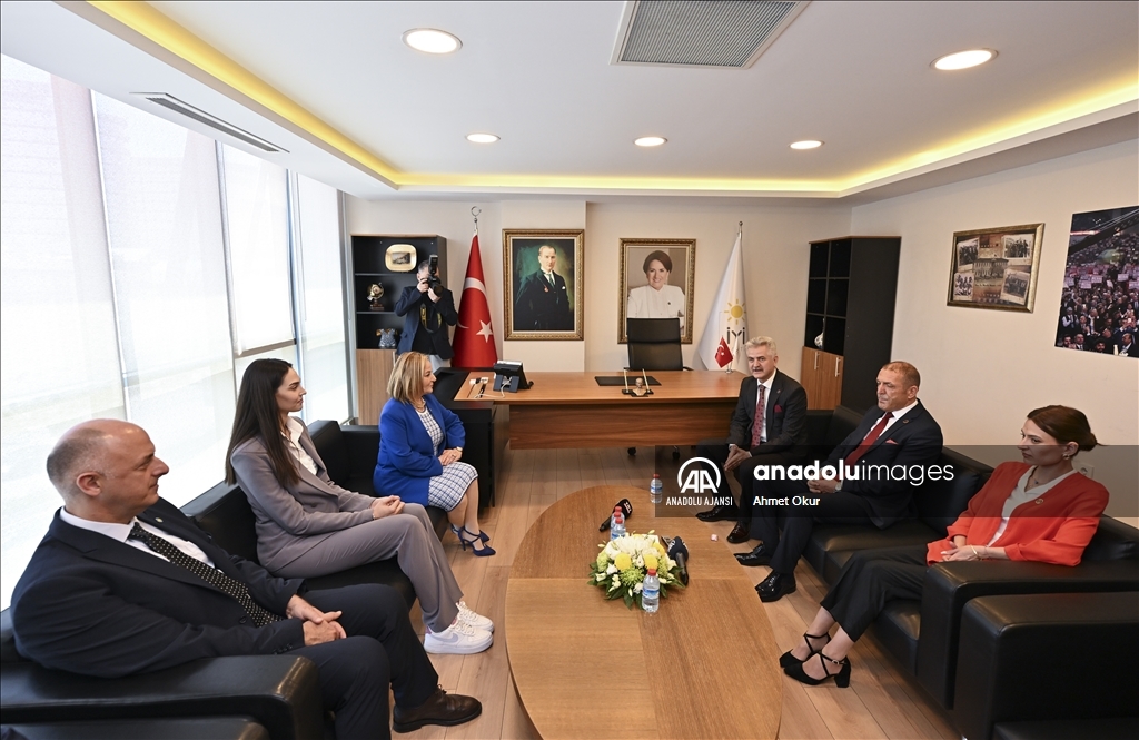 İYİ Parti Genel Merkezi'nde partiler arası bayramlaşma