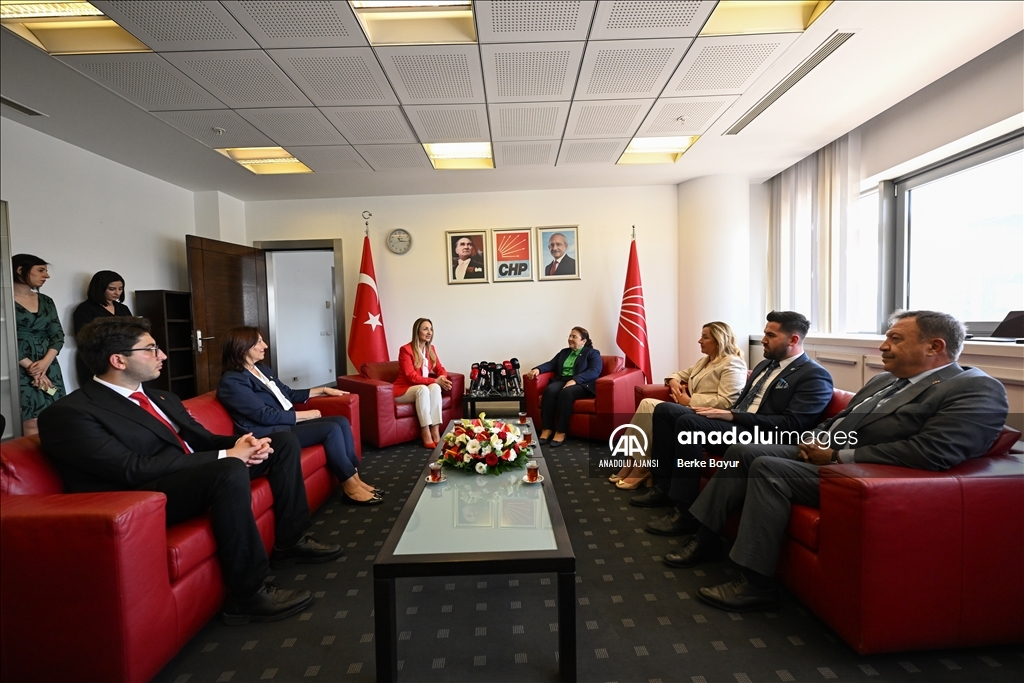 CHP Genel Merkezi'nde partiler arası bayramlaşma