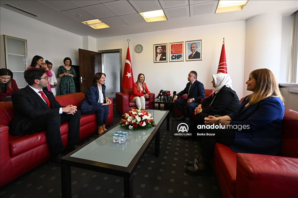 CHP Genel Merkezi'nde partiler arası bayramlaşma