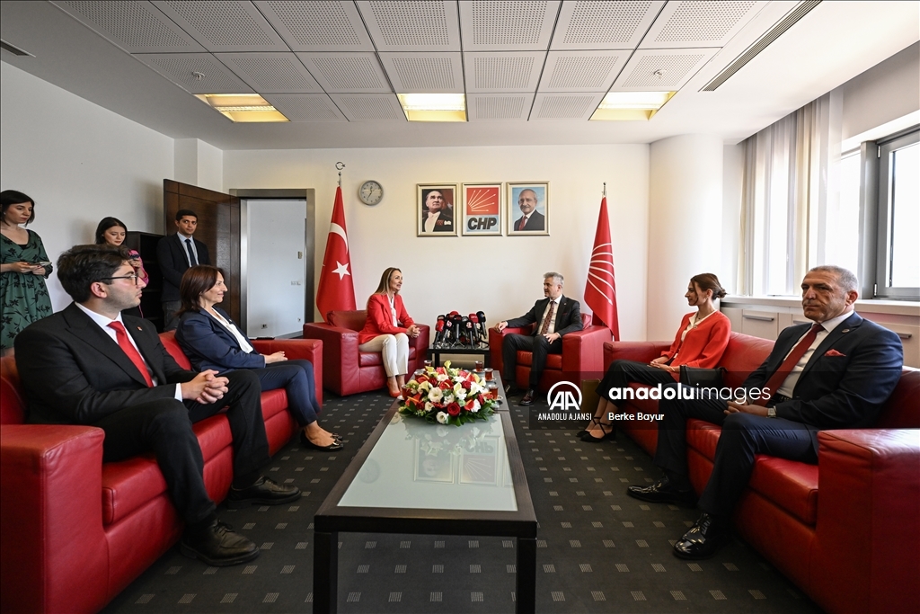 CHP Genel Merkezi'nde partiler arası bayramlaşma