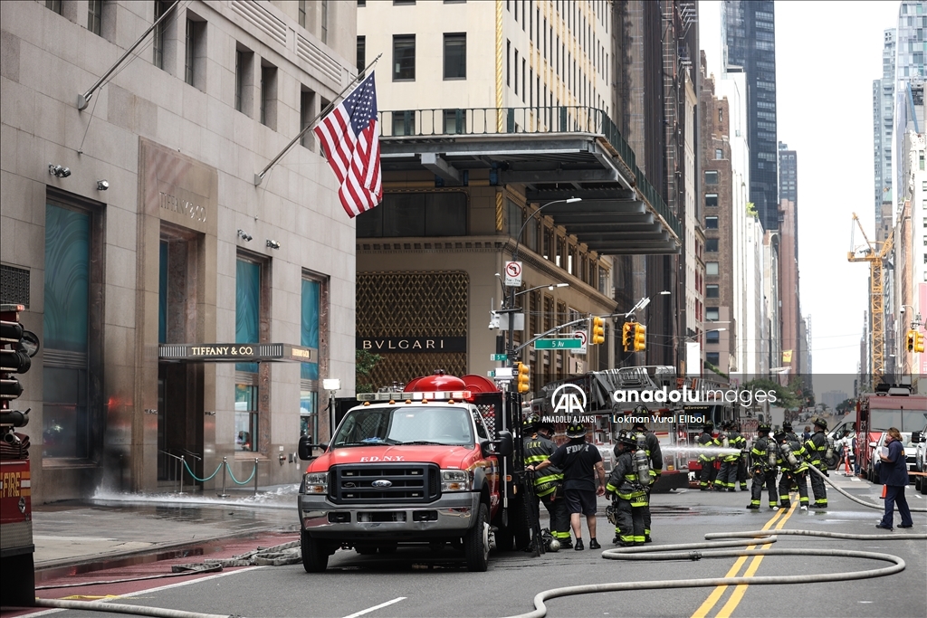 Tiffany & Co'nun New York'taki mücevher mağazasında yangın çıktı