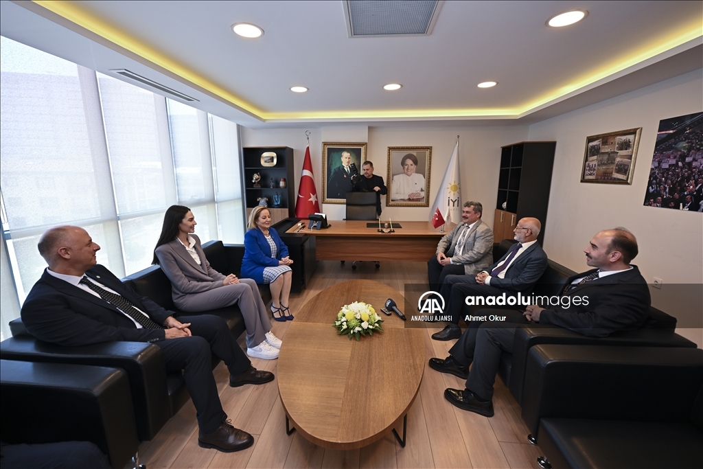 İYİ Parti Genel Merkezi'nde partiler arası bayramlaşma