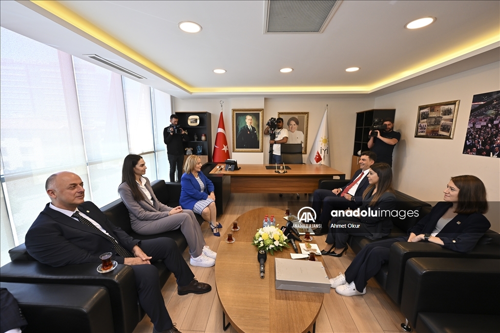 İYİ Parti Genel Merkezi'nde partiler arası bayramlaşma