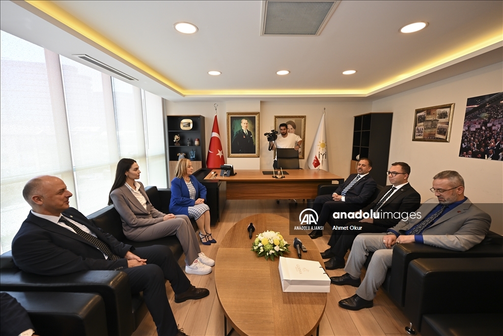 İYİ Parti Genel Merkezi'nde partiler arası bayramlaşma