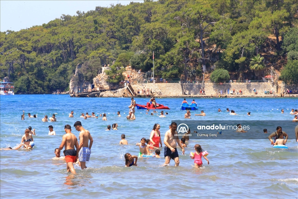 Muğla sahillerinde bayramın ikinci gününde de yoğunluk yaşandı