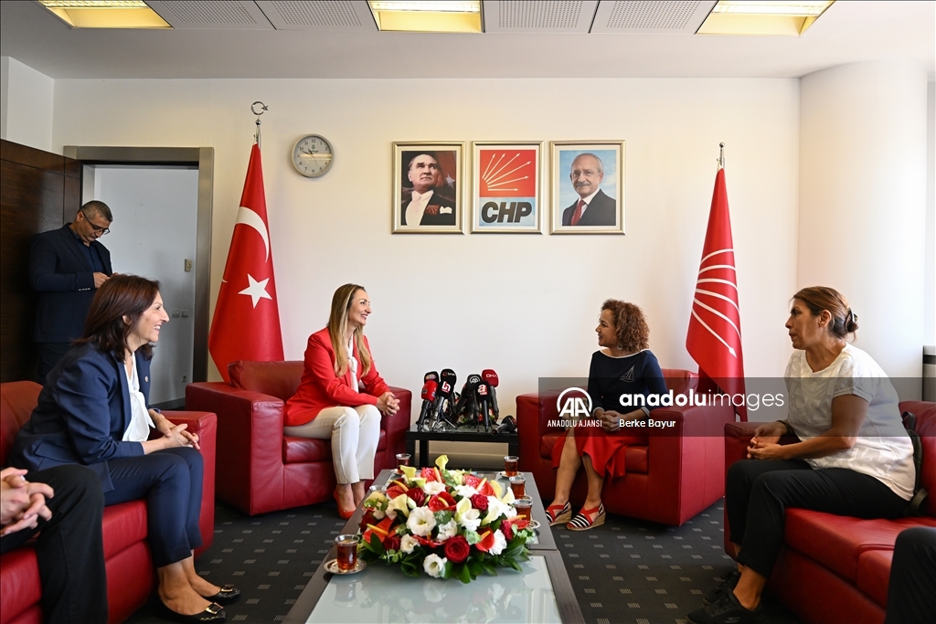 CHP Genel Merkezi'nde partiler arası bayramlaşma