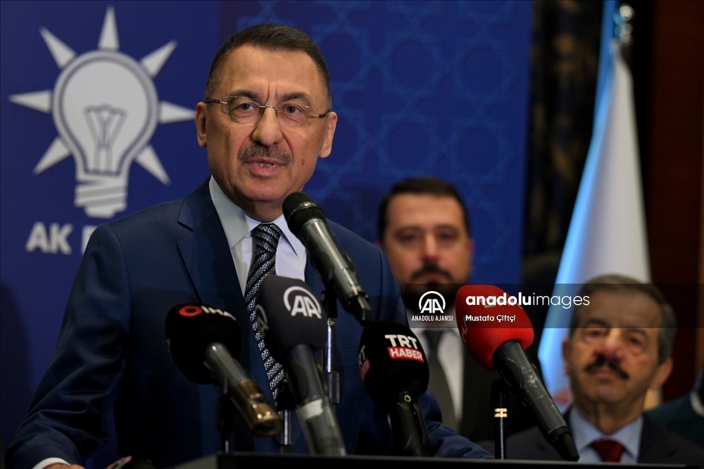 AK Parti Genel Merkezi'nde bayramlaşma