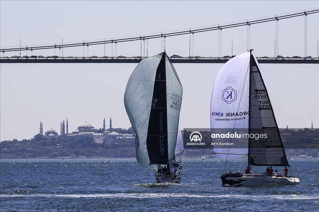 Kabotaj Bayramı'nda yelkenliler İstanbul Boğazı'nda yarıştı