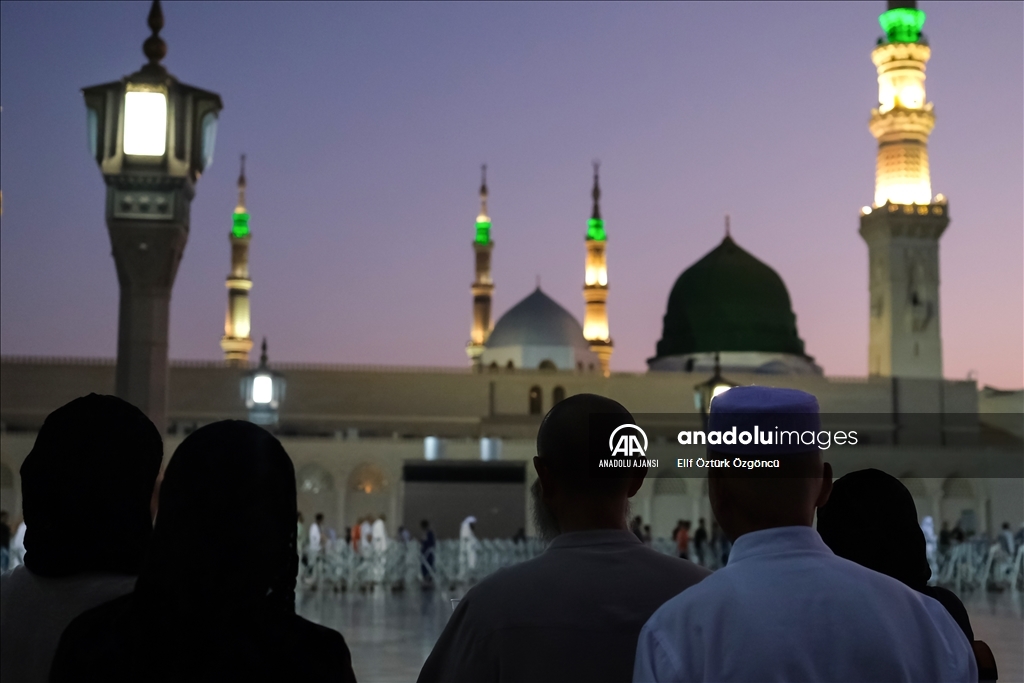 Hacılar Hazreti Muhammed'e kucak açan şehir Medine'de