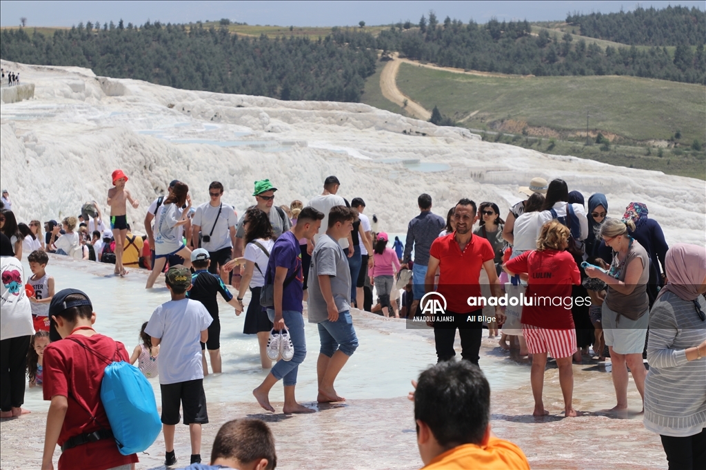 İzmir, Aydın ve Denizli'deki turistik tesisler bayram tatilini dolu geçirdi