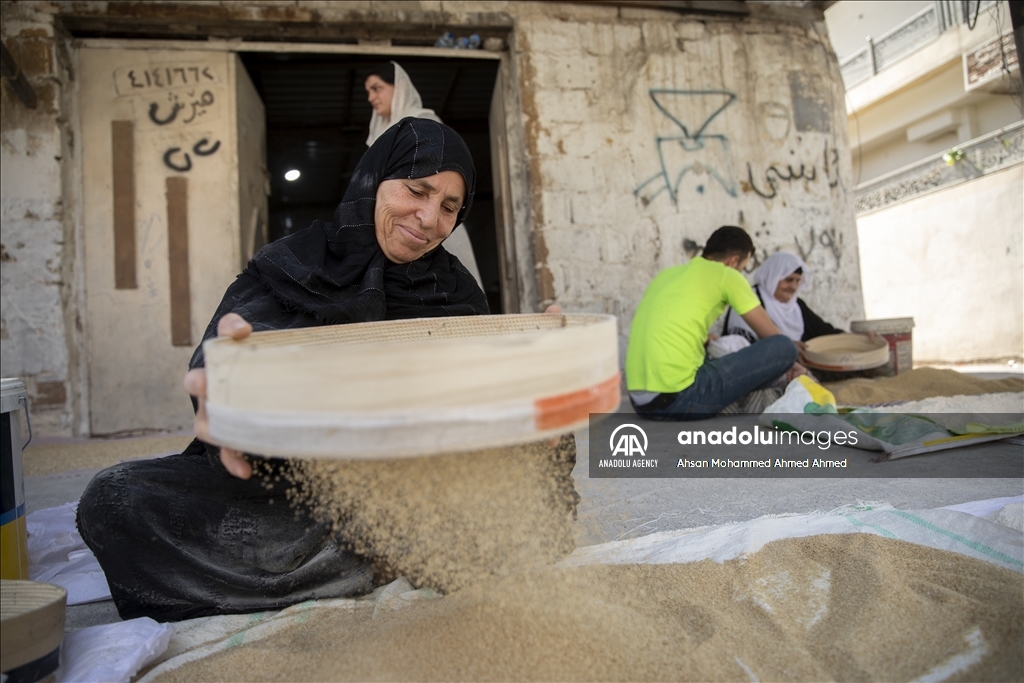 لە هەرێمی کوردستان ساوار و بڕوێش و گەنمەکوتا تا ئێستاش بە رێگای نەریتی دروست دەکرێت