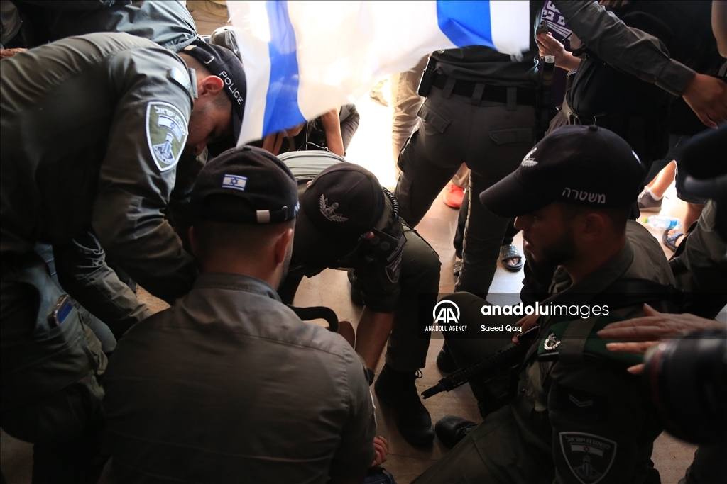 تجمع مردم اسرائیل در اعتراض به دولت نتانیاهو در فرودگاه بن گوریون
