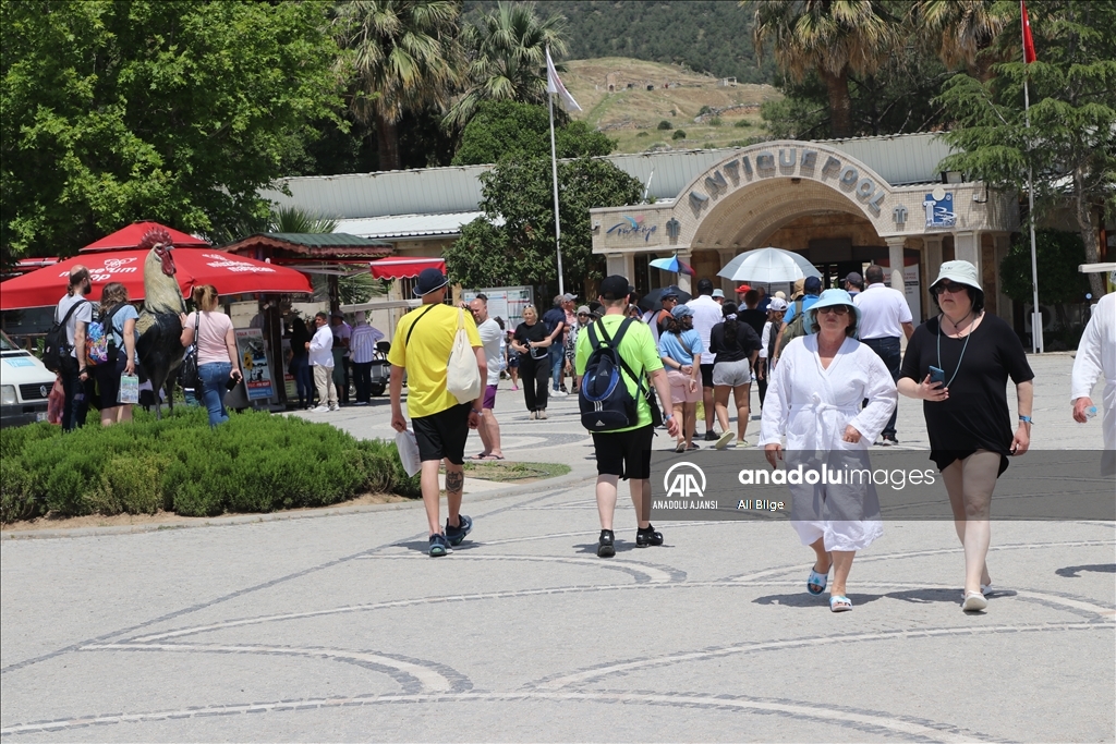 İzmir, Aydın ve Denizli'deki turistik tesisler bayram tatilini dolu geçirdi