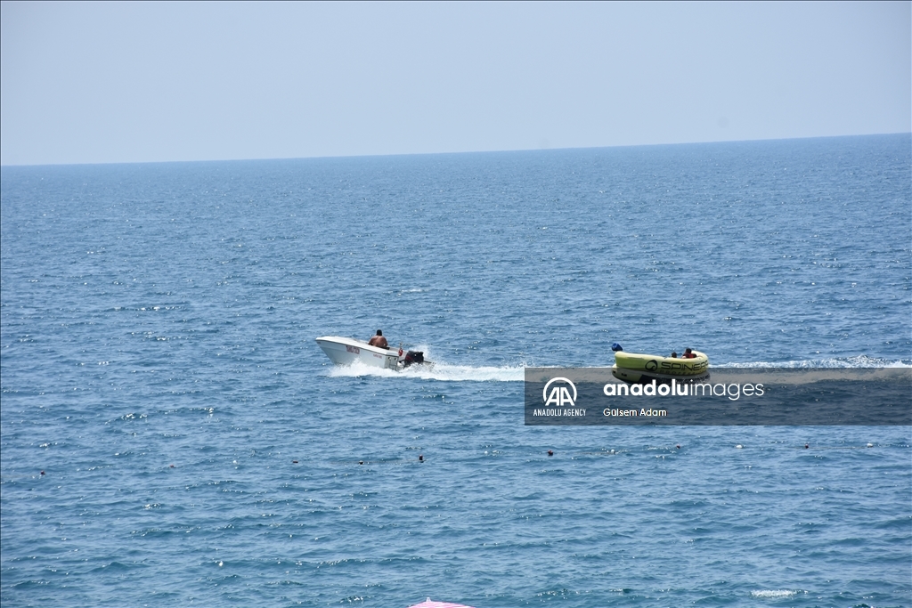 تركيا.. شواطئ أنطاليا تكتظ بالسياح