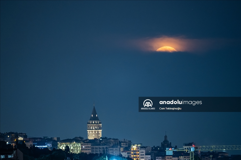 İstanbul'da dolunay