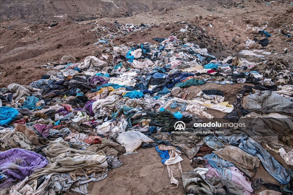 Şili'deki Atacama Çölü'nde tonlarca çöp birikti