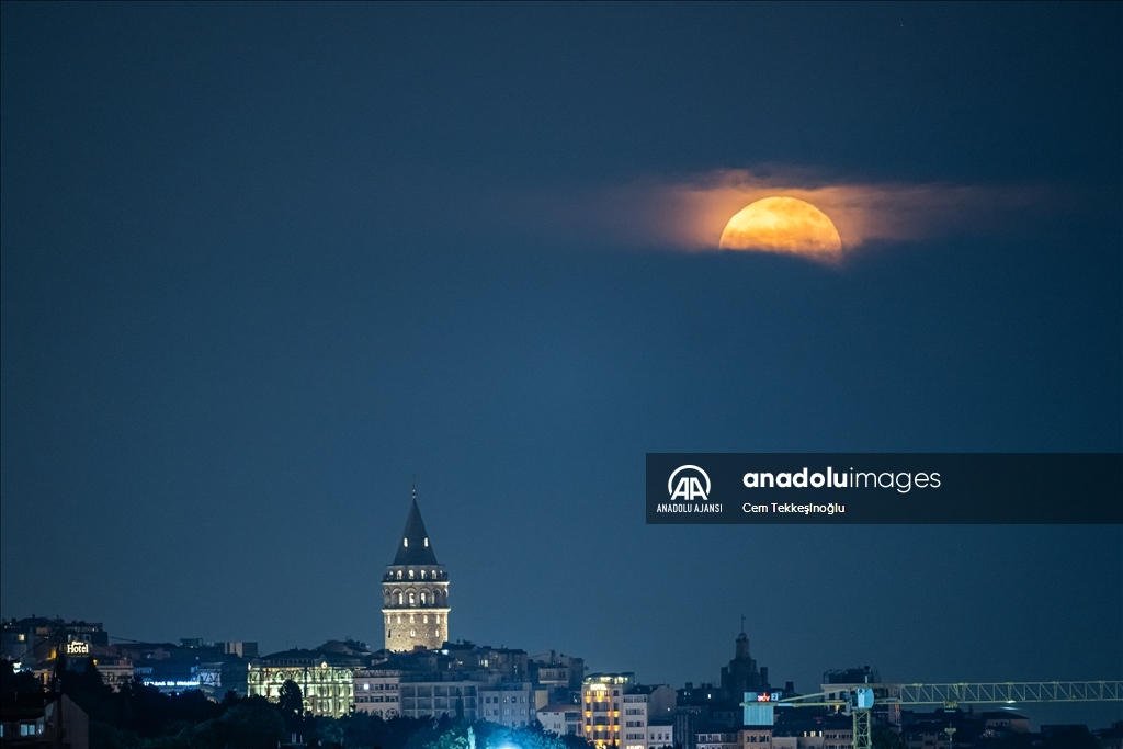 İstanbul'da dolunay
