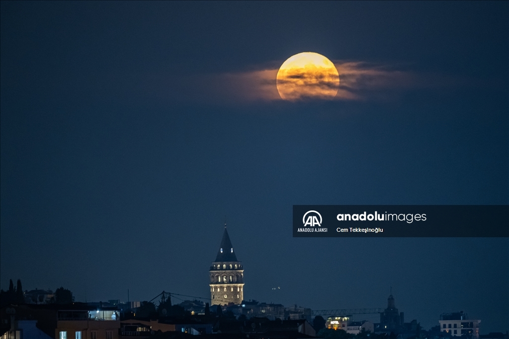 İstanbul'da dolunay