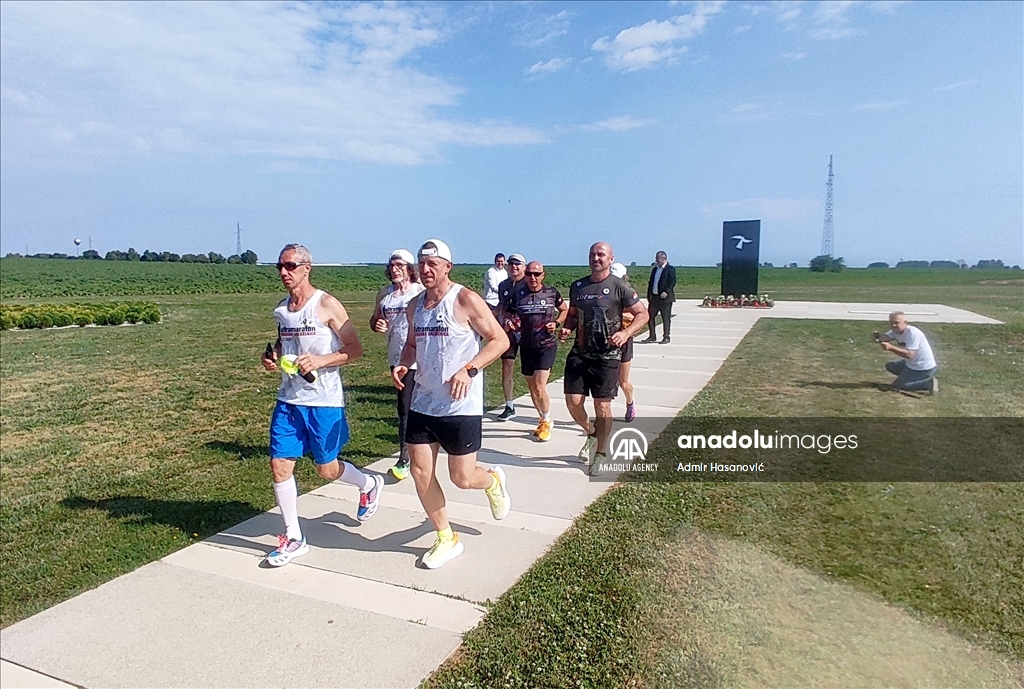 U znak sjećanja na genocid u Srebrenici: Ultramaratonci trče od Ovčare do Potočara