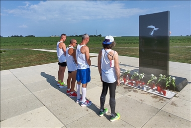 U znak sjećanja na genocid u Srebrenici: Ultramaratonci trče od Ovčare do Potočara