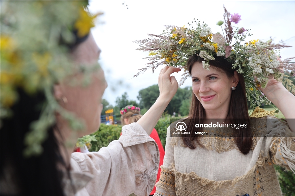 Belarus'ta yaz gün dönümü festivali ''İvan Kupala'' kutlandı