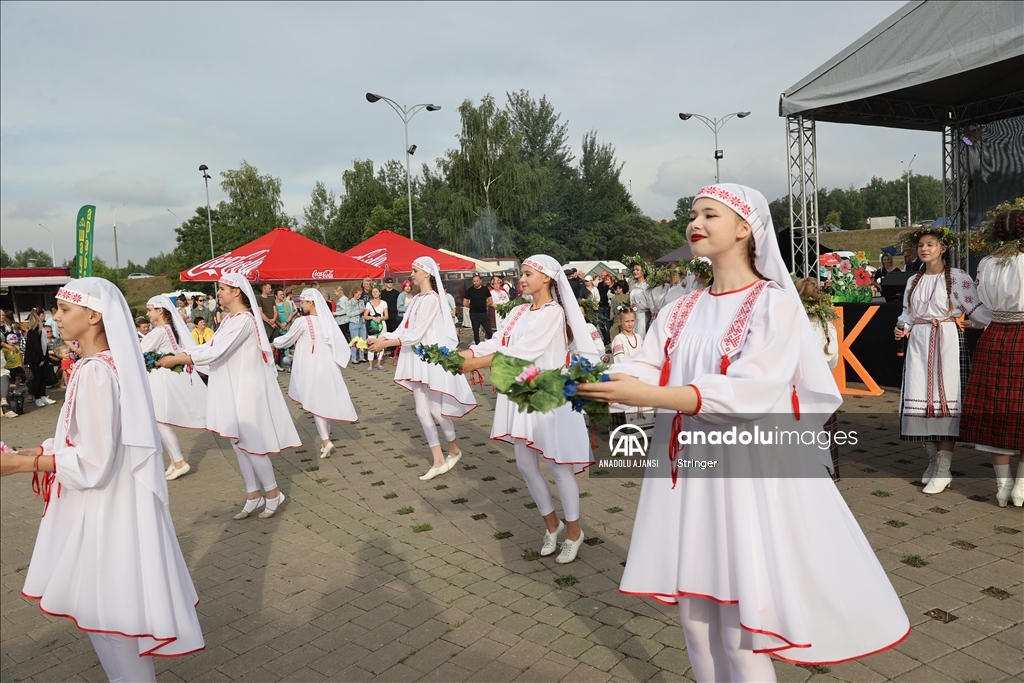 Belarus'ta yaz gün dönümü festivali ''İvan Kupala'' kutlandı