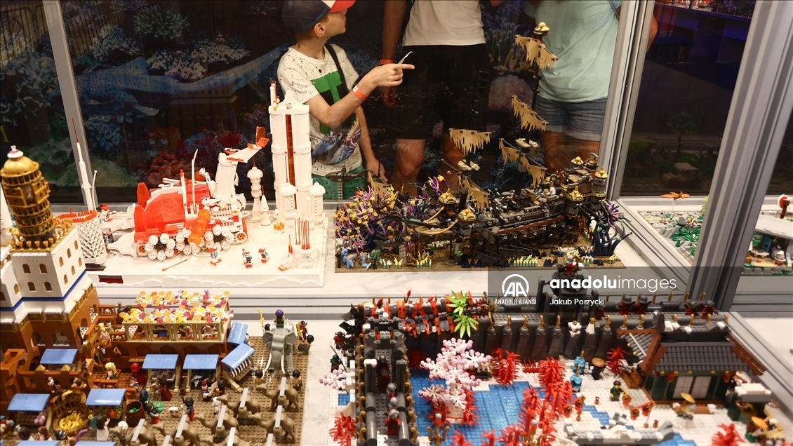 Polonya'da "Devlerin İstilası" adlı Lego sergisi