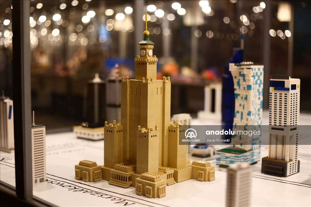 Polonya'da "Devlerin İstilası" adlı Lego sergisi