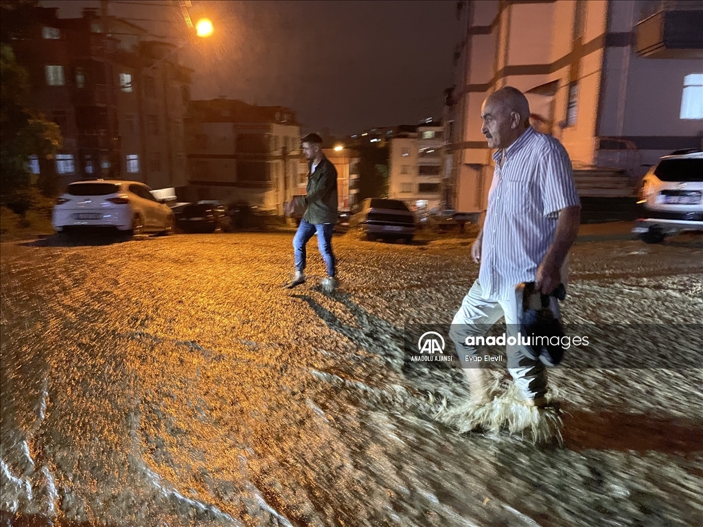 Ordu'da sağanak etkili oluyor