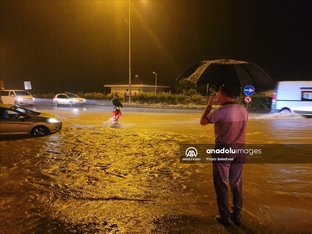 Giresun'da sağanak hayatı olumsuz etkiledi