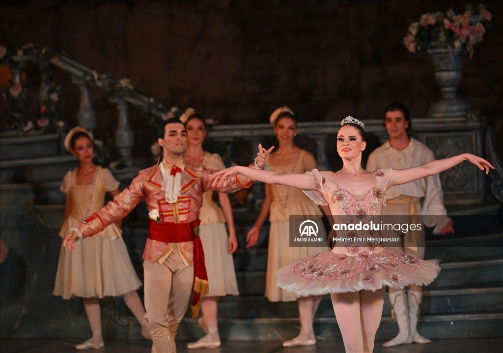 Uluslararası Efes Opera ve Bale Festivali'nde hedef "turist seyirci"