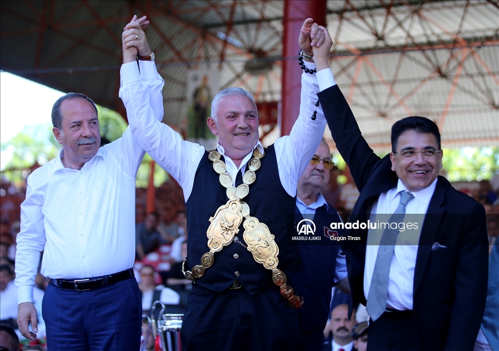 Kırkpınar'ın güreş ağalığını mevcut ağa Seyfettin Selim kazandı