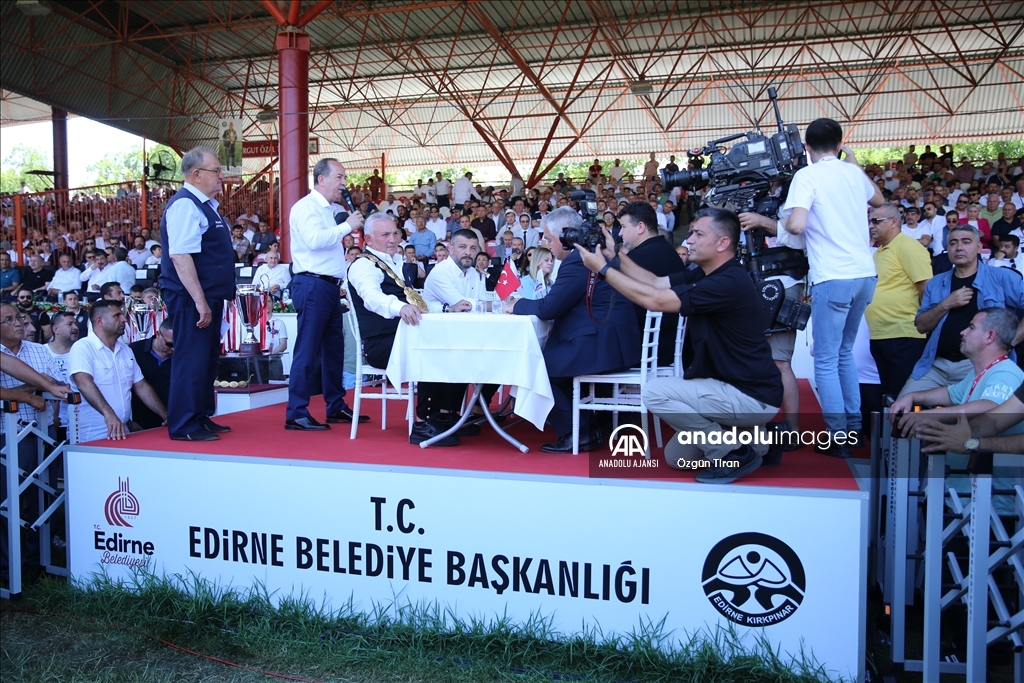 Kırkpınar'ın güreş ağalığını mevcut ağa Seyfettin Selim kazandı