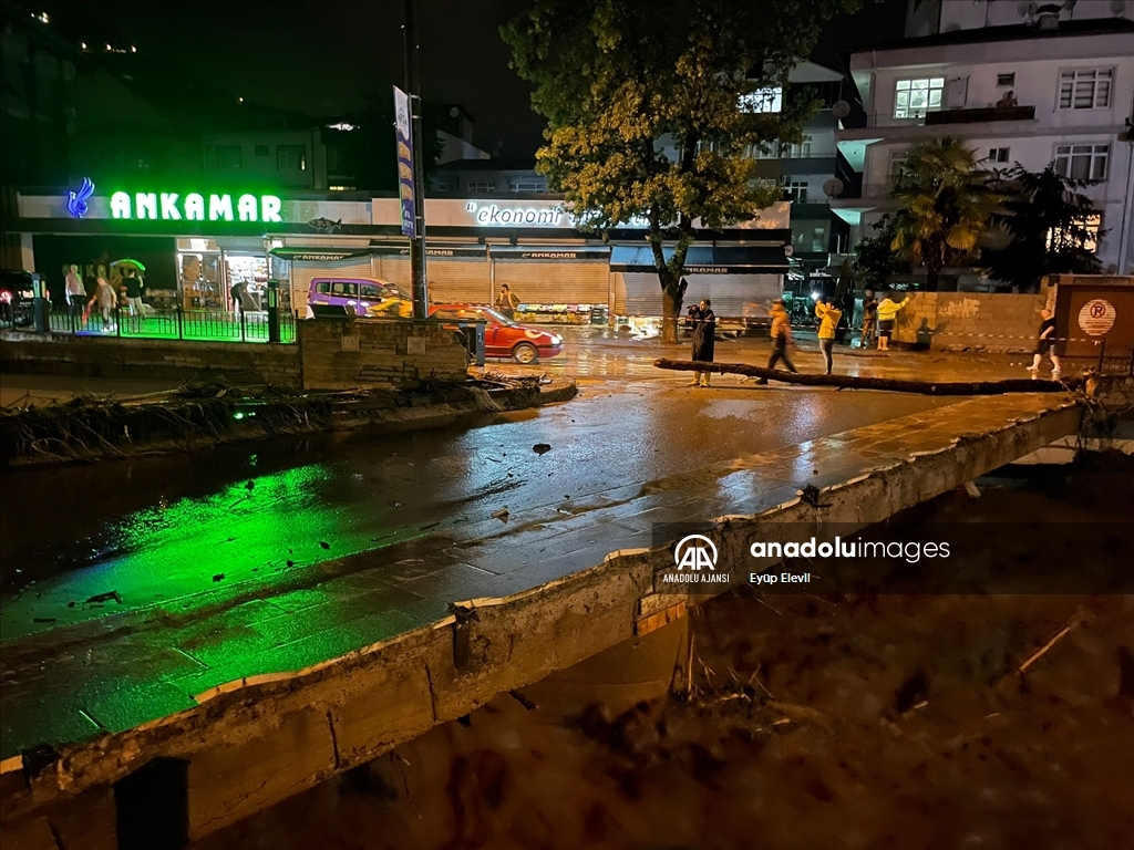 Ordu'da sağanak etkili oluyor