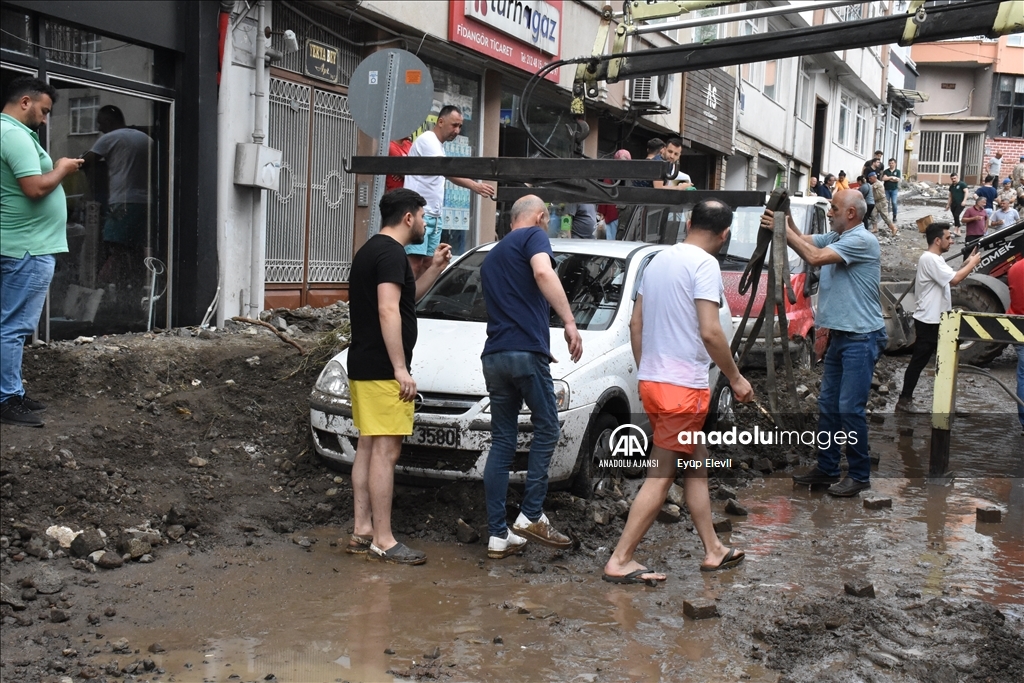Ordu'da sağanağın yol açtığı tahribat gideriliyor