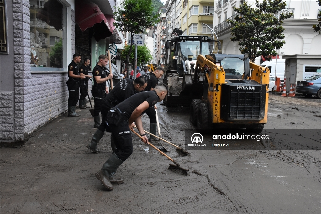 Ordu'da sağanağın yol açtığı tahribat gideriliyor