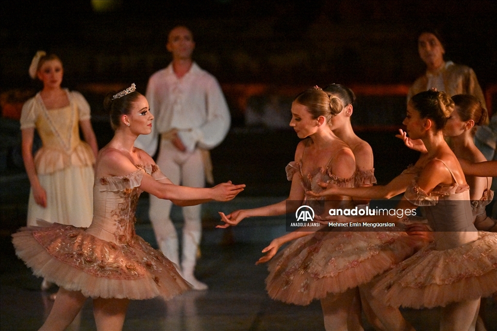 Uluslararası Efes Opera ve Bale Festivali'nde hedef "turist seyirci"
