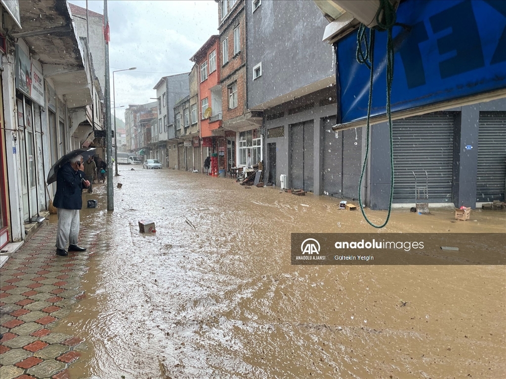 Giresun'da şiddetli yağış etkili oluyor