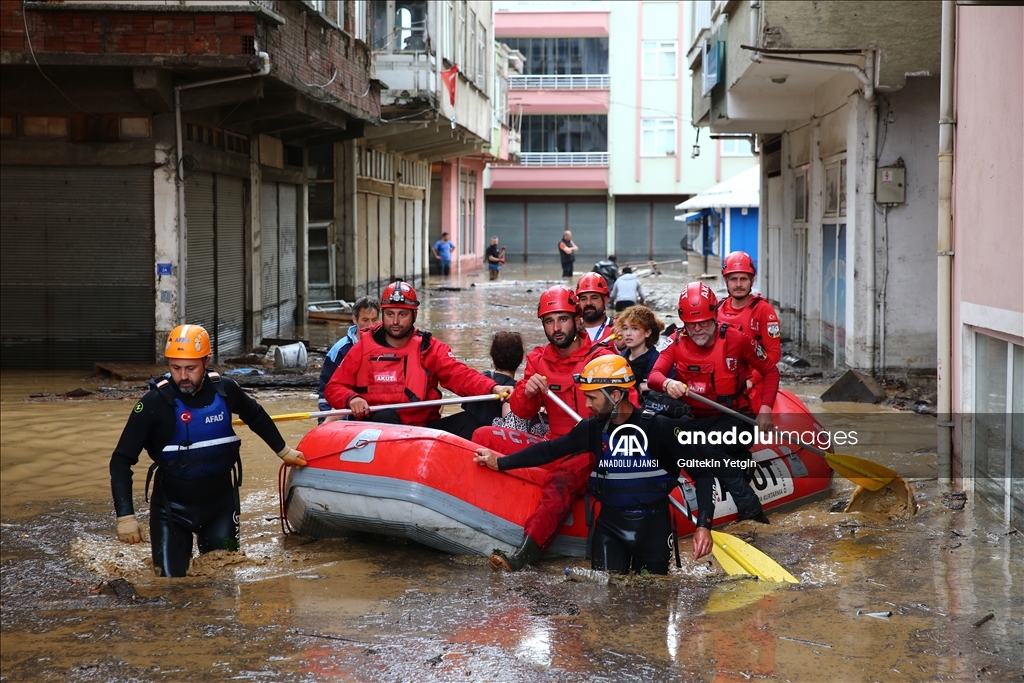 Giresun'da şiddetli yağış etkili oluyor