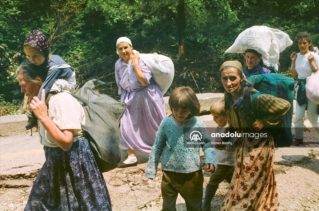 "Srebrenitsa Cehennemi''nden kaçanların ölüm yürüyüşü