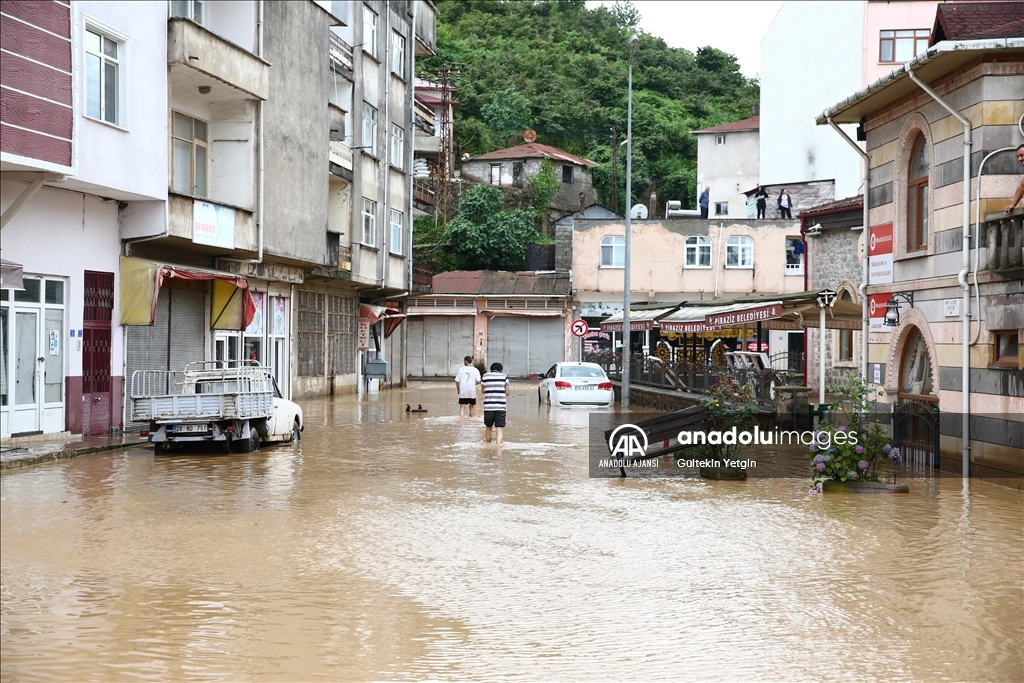 Giresun'da şiddetli yağış etkili oluyor