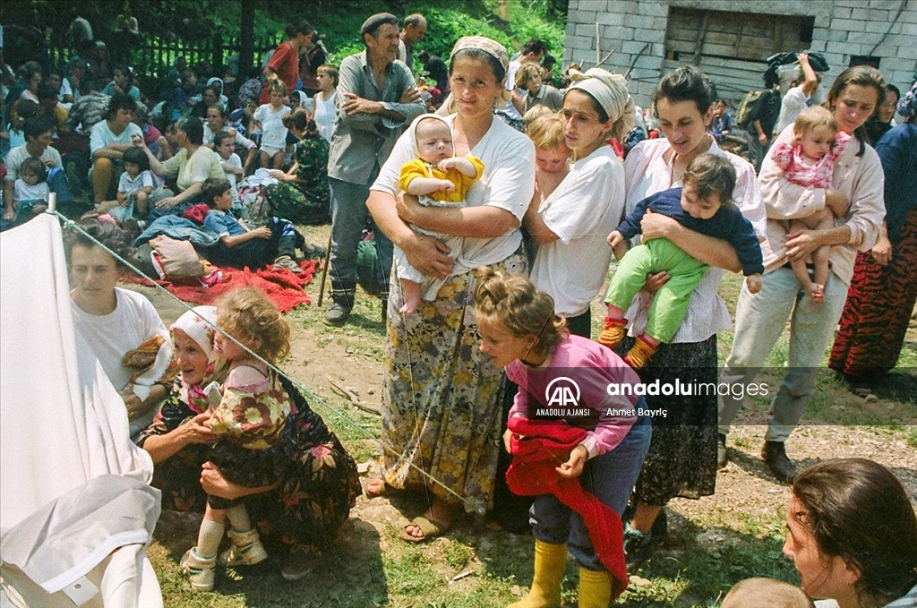 "Srebrenitsa Cehennemi''nden kaçanların ölüm yürüyüşü