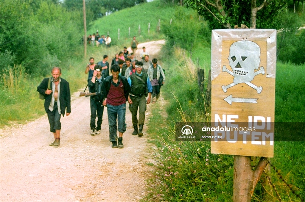 "Srebrenitsa Cehennemi''nden kaçanların ölüm yürüyüşü